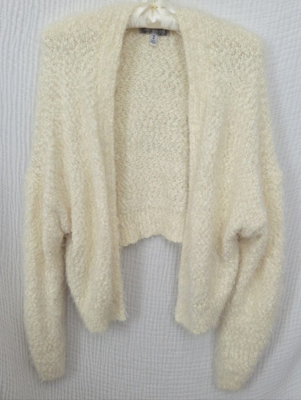 Urban Outfitters Cream Cropped Open-Front Fuzzy Cardigan M